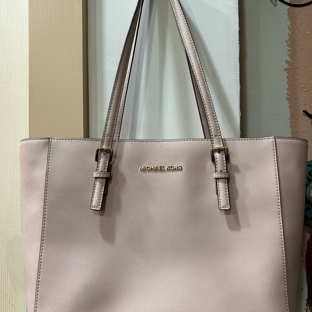 Large Michael kors tote